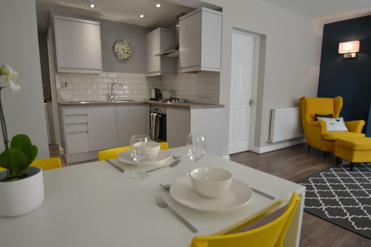 Charming 1 Bed Riverside Apartment Chester Exterior photo