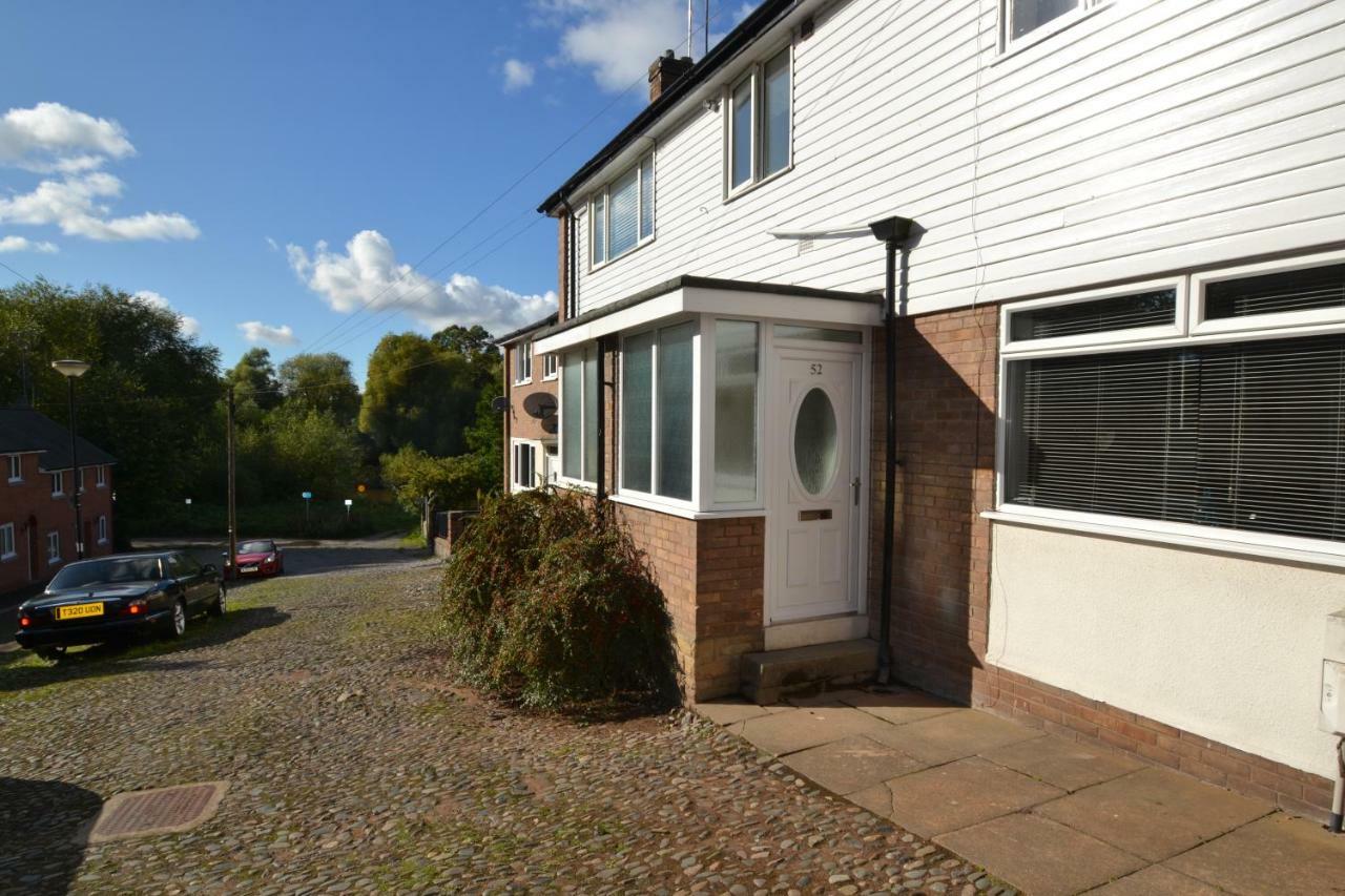 Charming 1 Bed Riverside Apartment Chester Exterior photo