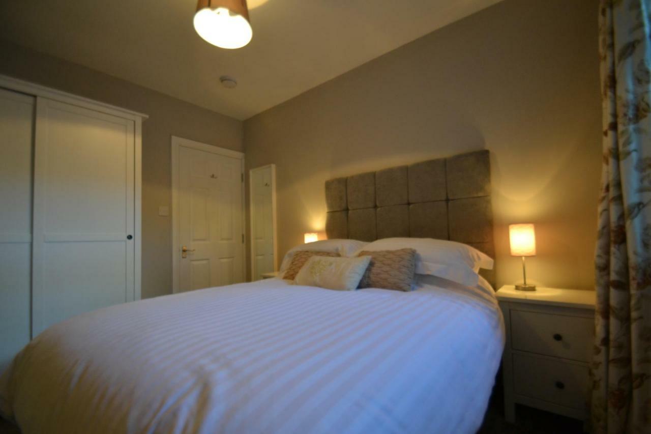 Charming 1 Bed Riverside Apartment Chester Exterior photo