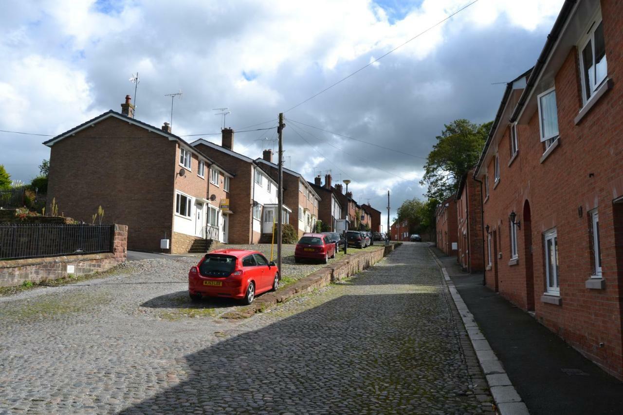 Charming 1 Bed Riverside Apartment Chester Exterior photo